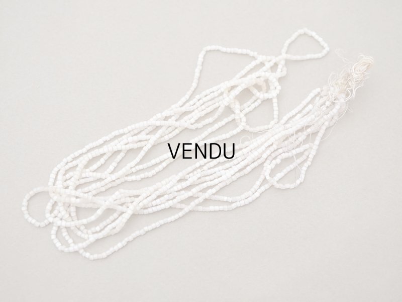 画像2: アンティーク ガラス製 サティネビーズ ホワイトピンク 9g 1cm=6.5粒