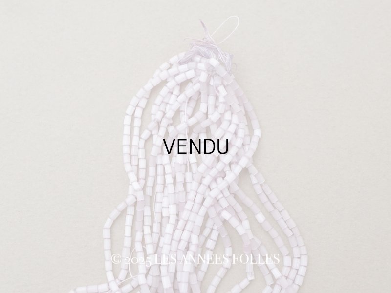 画像1: アンティーク ガラス製 サティネビーズ 淡いライラックパープル 27g 1cm=4粒