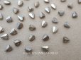 画像1: アンティーク 極小 ハート型 ガラスビーズ シルバー色 4.5×3.75mm 123ピース (1)