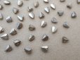 画像7: アンティーク 極小 ハート型 ガラスビーズ シルバー色 4.5×3.75mm 123ピース (7)