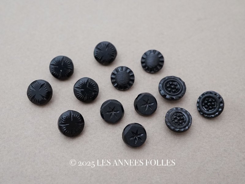画像1: *蚤の市セット*アンティーク フレンチジェットのボタン 13ピースのセット