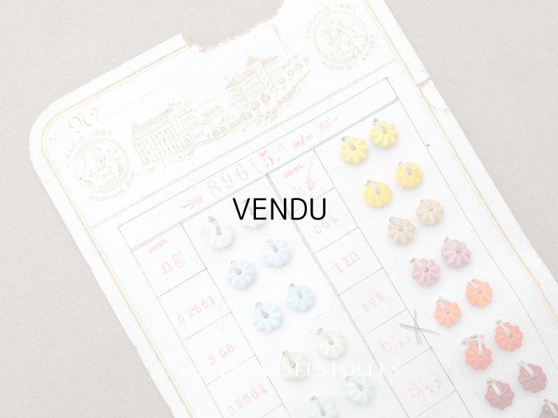 画像1: 19世紀末 アンティーク  サンプラー 花型 ガラスビーズ  - AS&JHJS  -