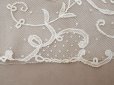 画像18: 19世紀末 アンティーク ドレスパーツ リボンのモチーフ アプリカシオン・アングルテール  4.2m 幅広22.5cmオフホワイト ボビンレース (18)