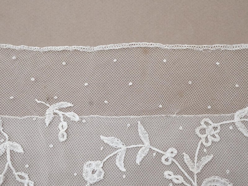 画像21: 19世紀末 アンティーク ドレスパーツ リボンのモチーフ アプリカシオン・アングルテール  4.2m 幅広22.5cmオフホワイト ボビンレース