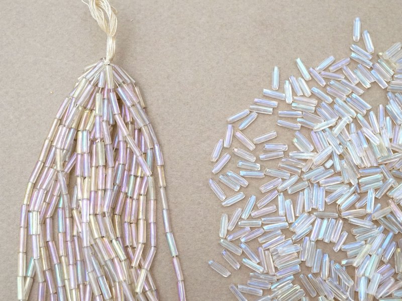 画像7: アンティーク ガラスビーズ カット入り オーロラ加工 ライン入り 2×7mm ストライプ 40g