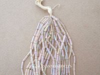 アンティーク ガラスビーズ オーロラ加工 ベージュ＆オーロラ 2×6.5mm 43g