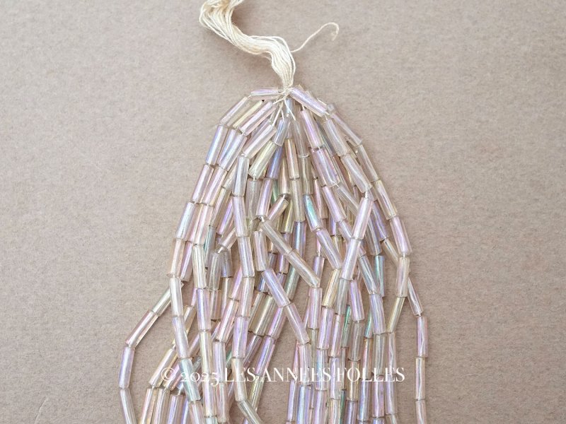 画像1: アンティーク ガラスビーズ オーロラ加工 ベージュ＆オーロラ 2×6.5mm 43g