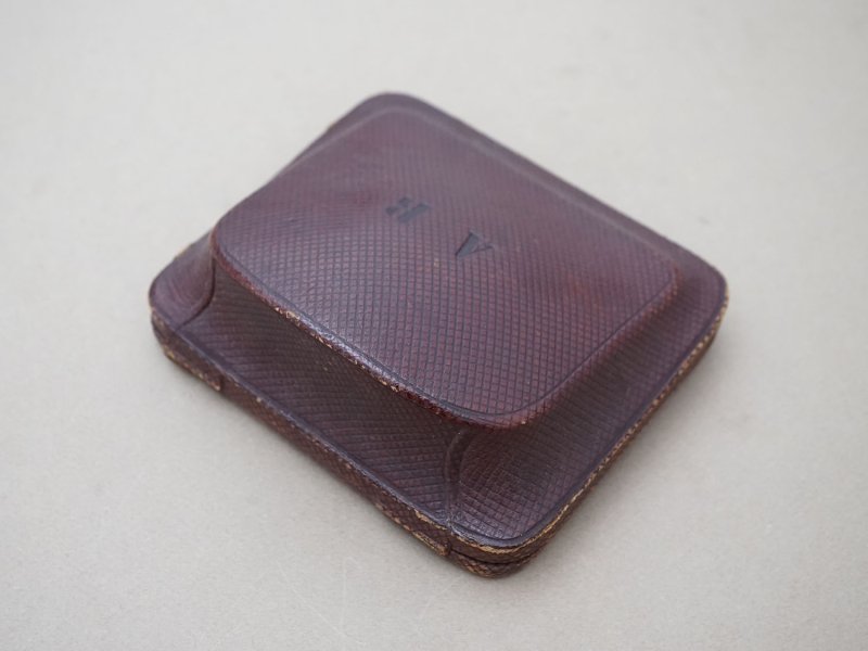 画像3: 19世紀 アンティーク AR イニシャル入り ジュエリーボックス ボルドーブラウン ペンダント＆ピアス 