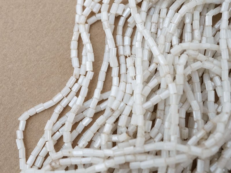 画像8: アンティーク カット入り ミルクガラス ガラスビーズ  シードビーズ 104g