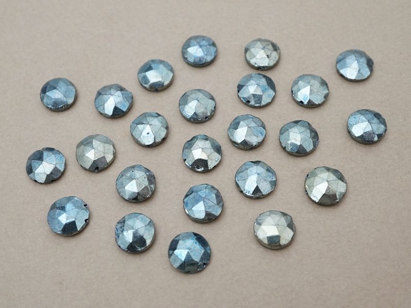 画像11: アンティーク モノグラム入り ガラスビーズ メタリックブルー 11mm 24ピースのセット 