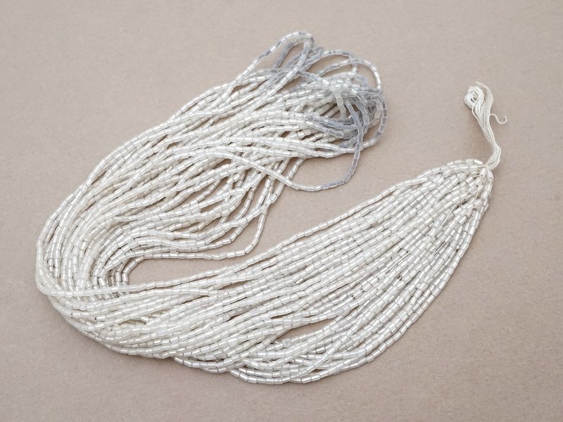 画像2: アンティーク シードビーズ 半透明＆シルバー ガラス製 1cm=4粒 36g