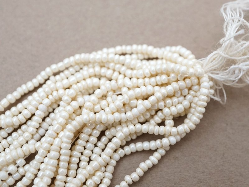 画像4: アンティーク シードビーズ 生成り エクリュ 1cm=8粒 