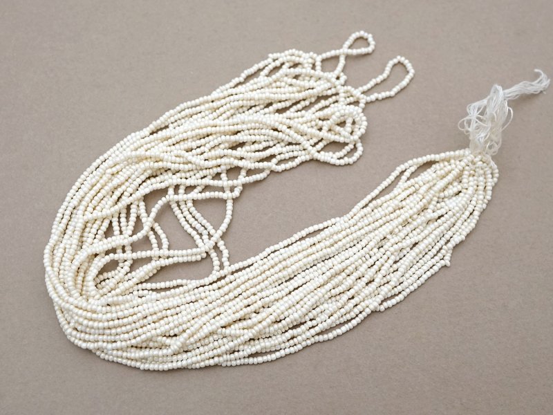 画像2: アンティーク シードビーズ 生成り エクリュ 1cm=8粒 