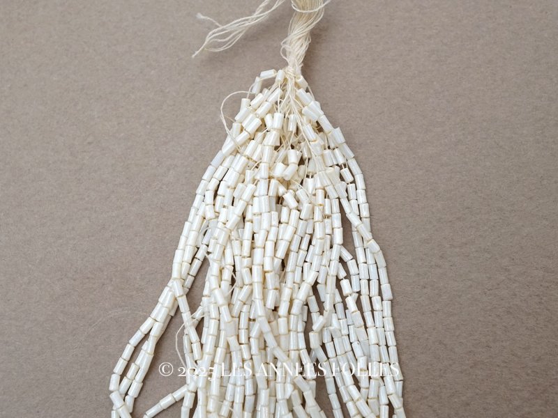 画像1: アンティーク シードビーズ 生成り エクリュ 1cm=4粒 32g