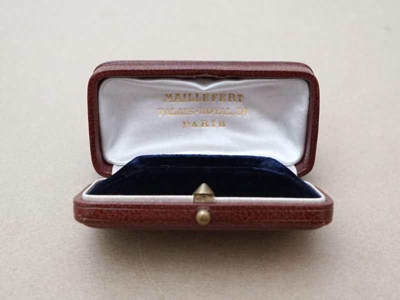 画像2: アンティーク 本革製 ジュエリーボックス 金彩入り ボルドー エパングル