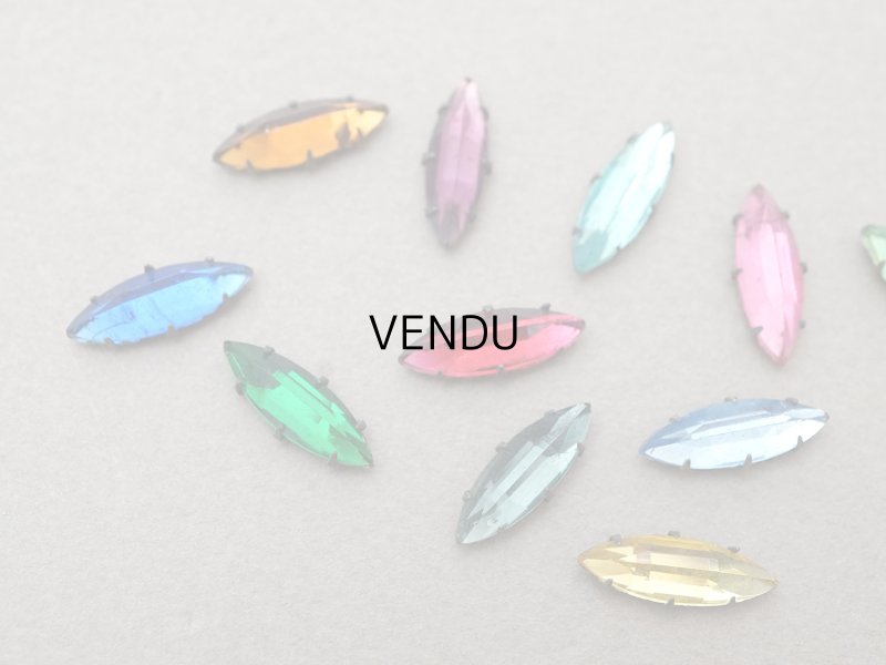 画像2: 19世紀末 アンティーク グラスストーン 11ピースのセット ラインストーン