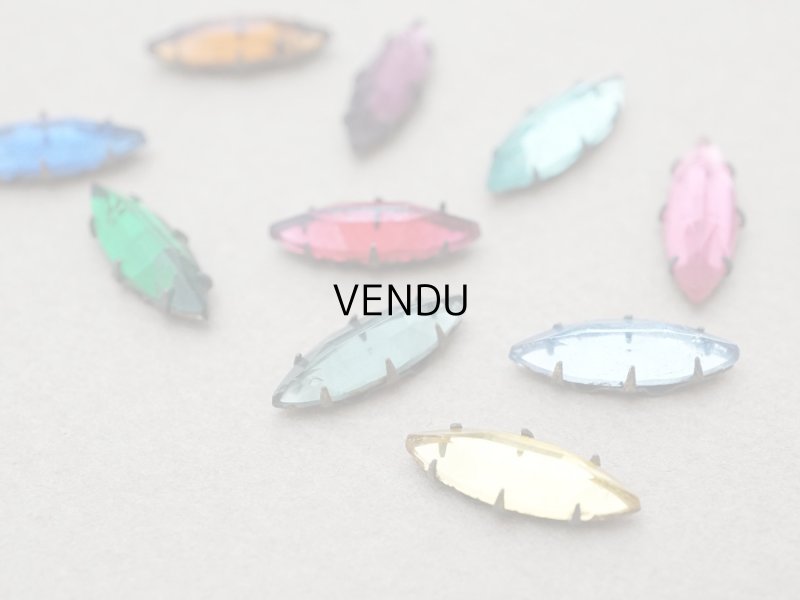 画像3: 19世紀末 アンティーク グラスストーン 11ピースのセット ラインストーン