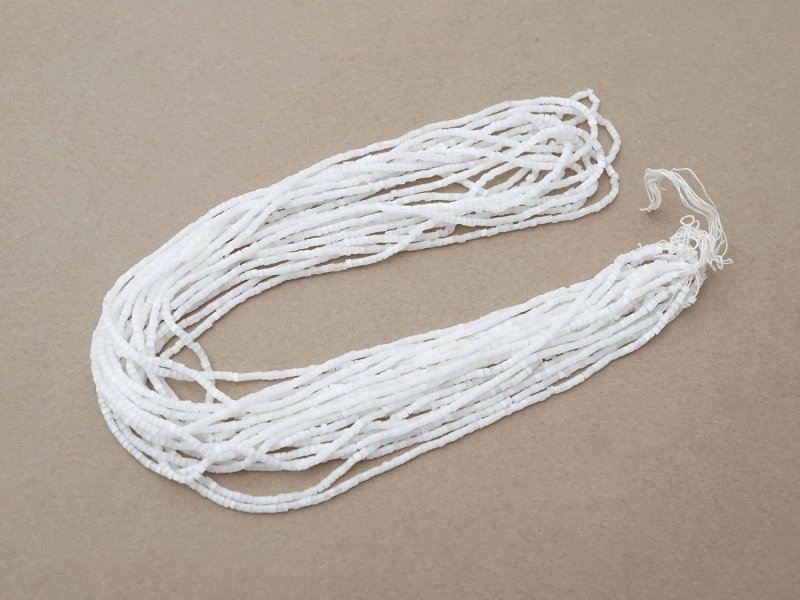 画像2: アンティーク ガラス製 サティネビーズ ホワイト 1cm=8粒