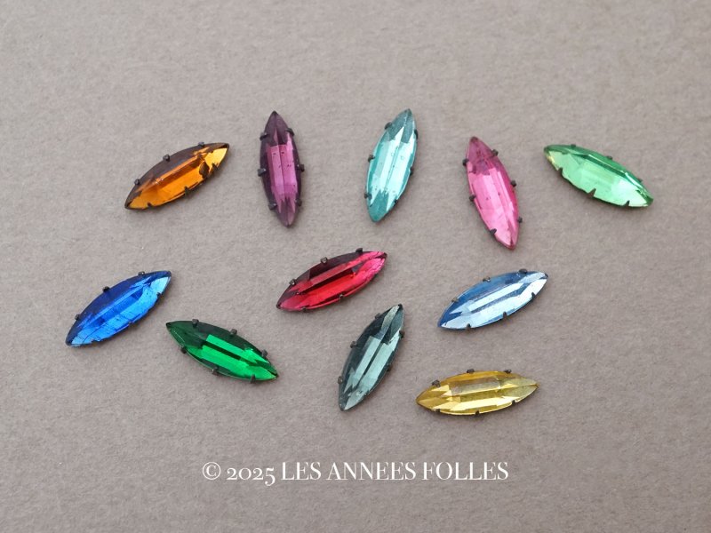 画像1: 19世紀末 アンティーク グラスストーン 11ピースのセット ラインストーン