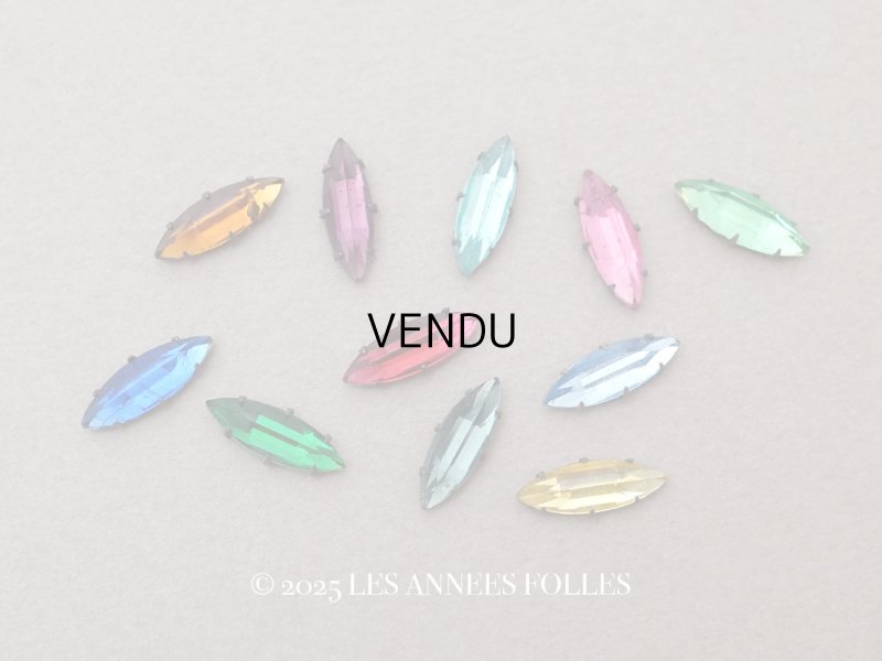 画像1: 19世紀末 アンティーク グラスストーン 11ピースのセット ラインストーン