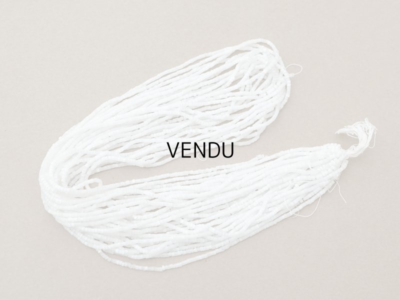 画像2: アンティーク ガラス製 サティネビーズ ホワイト 26g 1cm=8.5粒