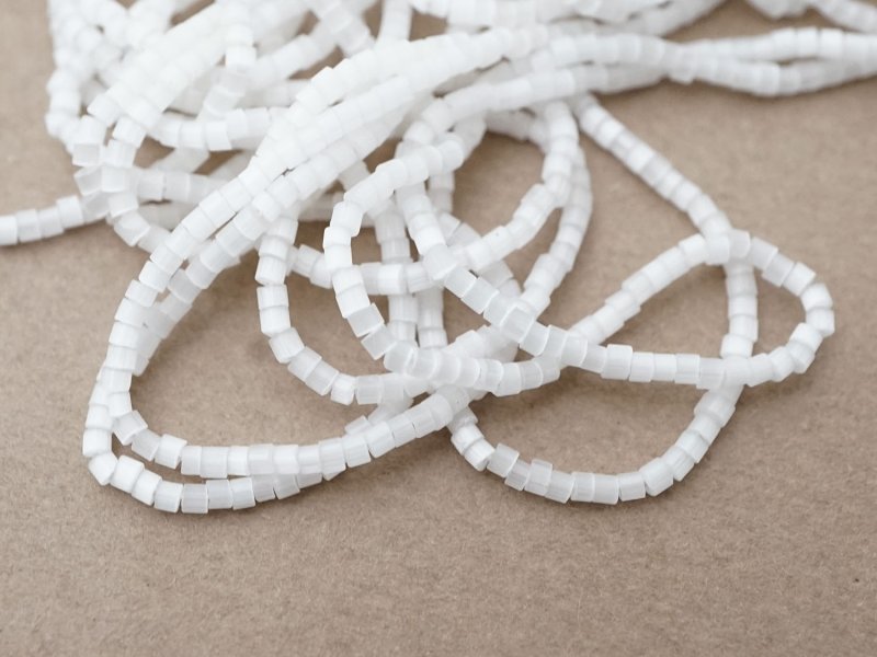 画像3: アンティーク ガラス製 サティネビーズ ホワイト 1cm=8粒