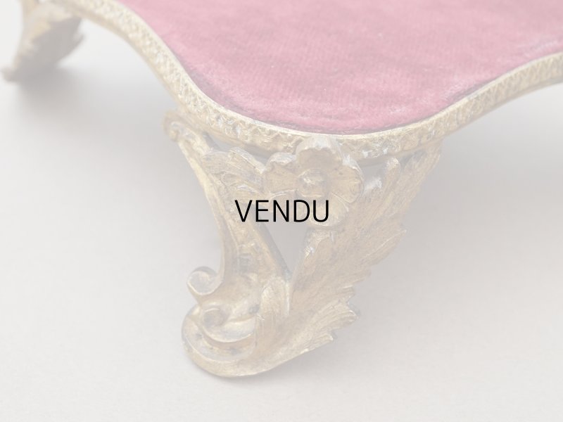 画像10: ＊蚤の市＊アンティーク ベルベットの台座 ボルドー 