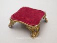画像1: 【クリスマスセール2025対象外】アンティーク ベルベットの台座 ボルドー  (1)