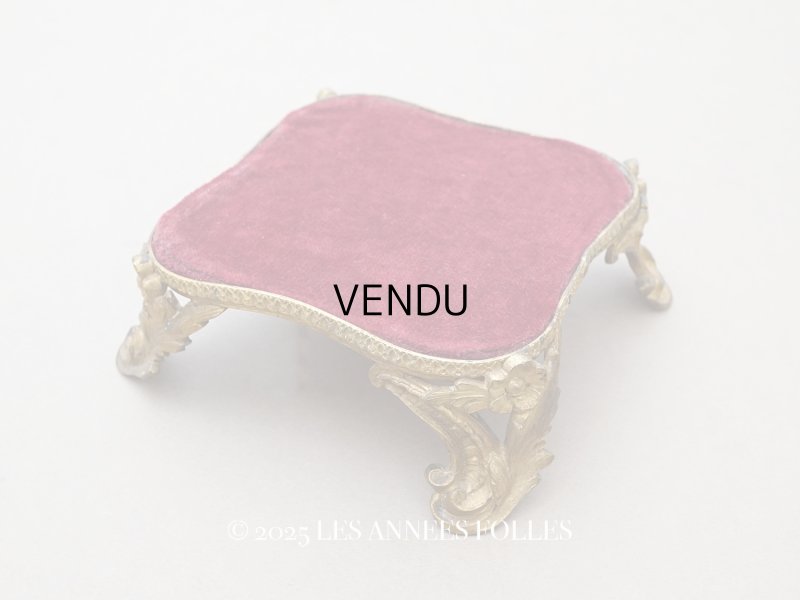 画像1: ＊蚤の市＊アンティーク ベルベットの台座 ボルドー 