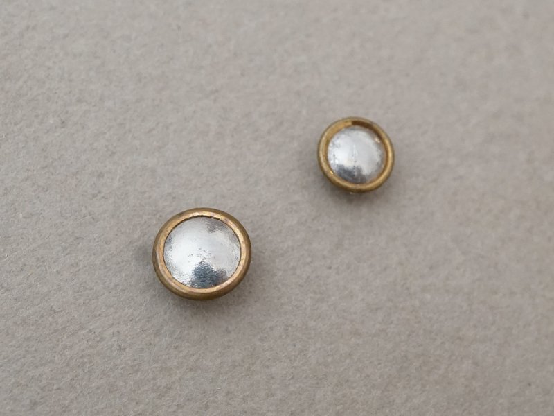 画像2: 【クリスマスセール2025対象外】19世紀 アンティーク 極小 メタルボタン 6〜8.5mm 