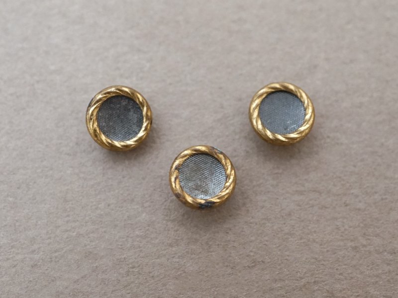 画像2: 【クリスマスセール2025対象外】19世紀 アンティーク 極小 メタルボタン 6mm 3点セット