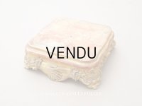 【クリスマスセール2025対象外】19世紀末 アンティーク マリアージュの台座 ハンドモチーフ