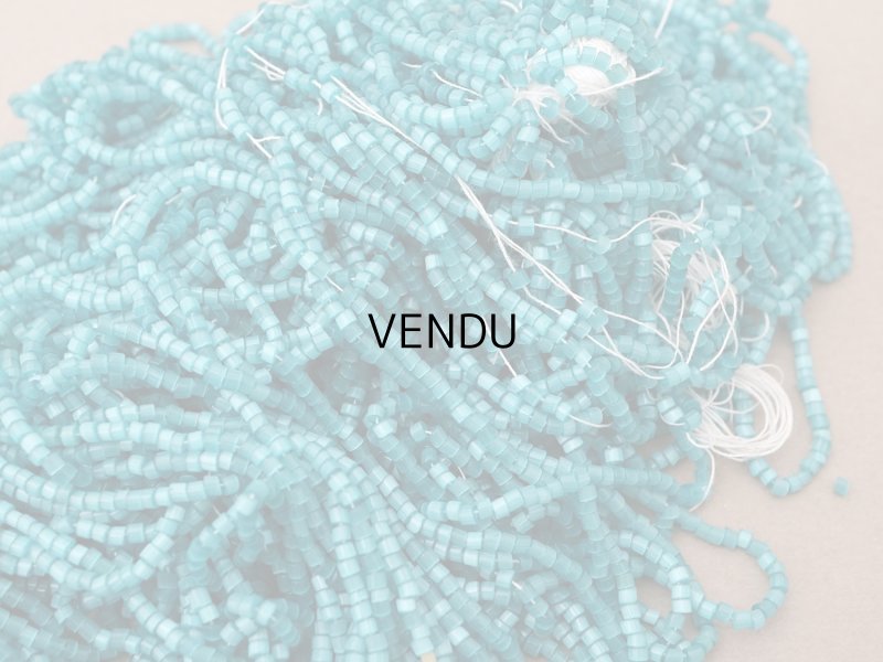 画像2: 【クリスマスセール2025対象外】アンティーク ガラス製 サティネビーズ ターコイズブルー 119g 1cm=6粒