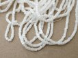 画像3: アンティーク ガラス製 サティネビーズ オフホワイト 1cm=9粒 27〜28g (3)