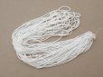 画像2: アンティーク ガラス製 サティネビーズ オフホワイト 1cm=9粒 27〜28g (2)