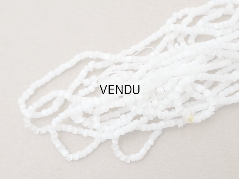 画像2: アンティーク ガラス製 サティネビーズ ホワイト 42g 1cm=7粒 