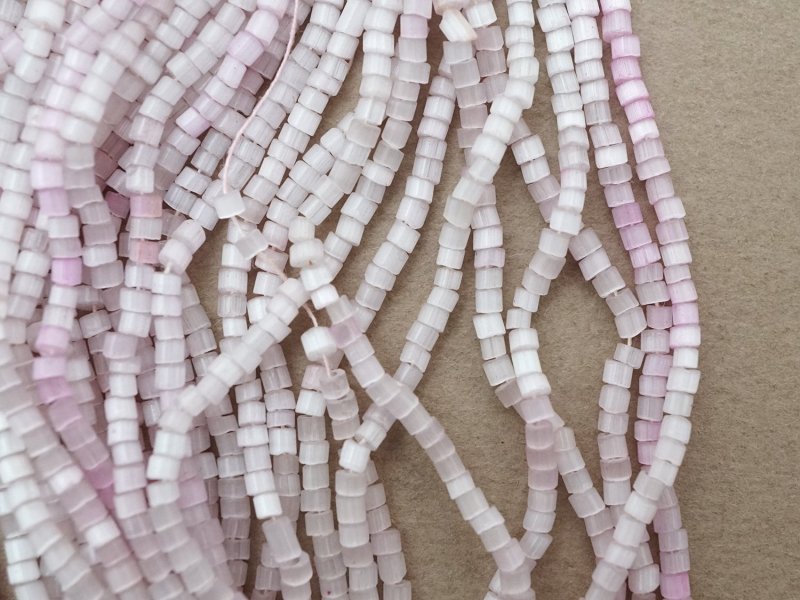 画像4: アンティーク サティネビーズ ライラックパープル 1cm=6粒 49g ガラスビーズ