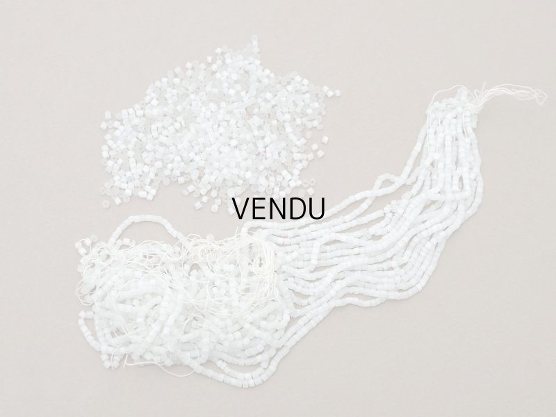 画像5: アンティーク サティネビーズ ホワイト ガラスビーズ 1cm=4.5粒 61g