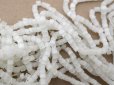 画像2: アンティーク サティネビーズ ホワイト ガラスビーズ 1cm=4.5粒 61g (2)