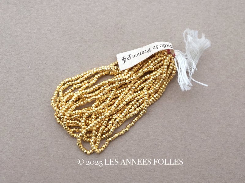 画像1: 【セール対象外】【クーポン対象外】1900年代 アンティーク メタル製 極小 カット入り ビーズ ゴールド メタルビーズ キャビアビーズ P4