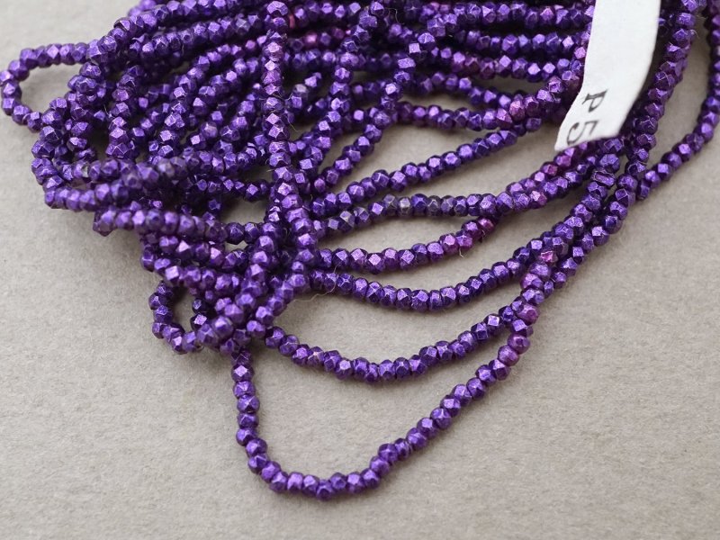 画像2: アンティーク メタル製 極小 カット入り ビーズ 深紫 メタルビーズ キャビアビーズ P5