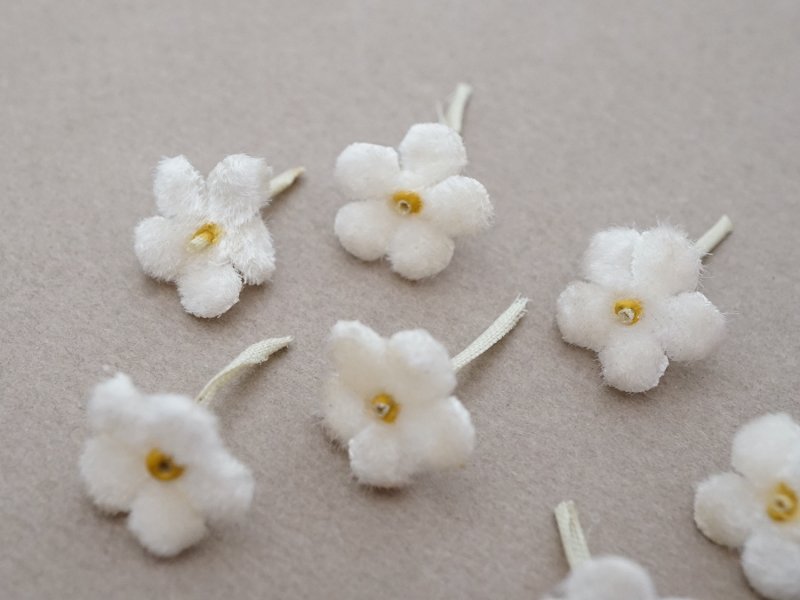 画像3: アンティーク 勿忘草 ベルベットの布花  オフホワイト 7ピースのセット 15mm