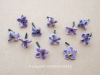アンティーク 勿忘草の小さな布花 薄い青紫 11ピースのセット 約14mm