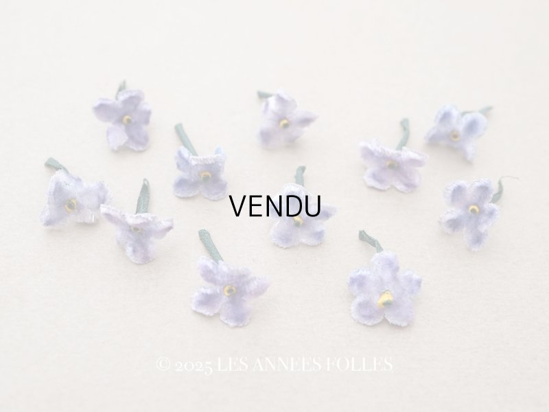 画像1: アンティーク 勿忘草の小さな布花 薄い青紫 11ピースのセット 約14mm