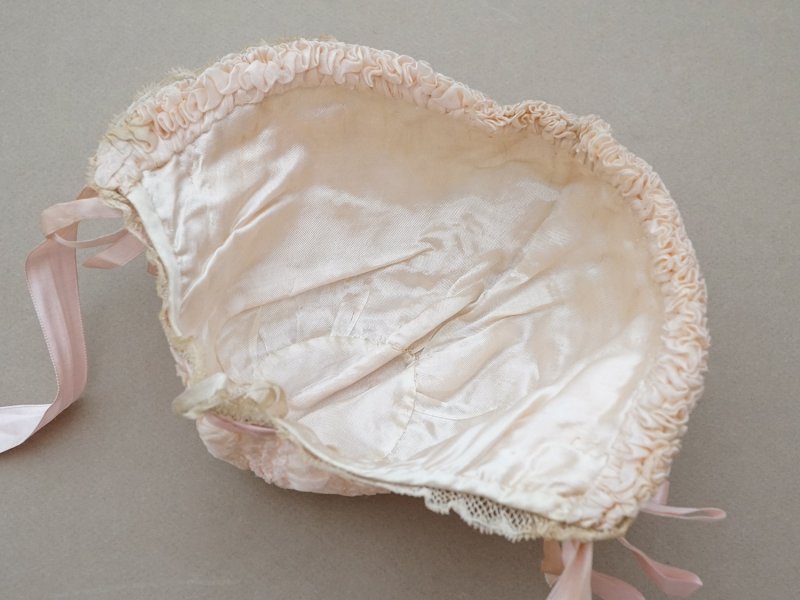 画像11: アンティーク シルク製 ボネ レース&フリル パウダーピンク ベビー用ボネ