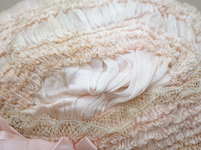 画像3: アンティーク シルク製 ボネ レース&フリル パウダーピンク ベビー用ボネ