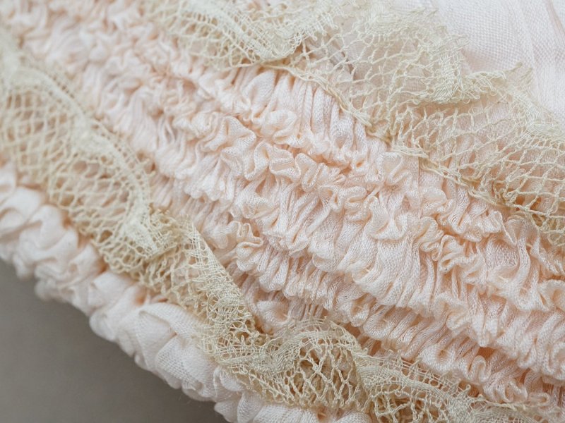 画像7: アンティーク シルク製 ボネ レース&フリル パウダーピンク ベビー用ボネ
