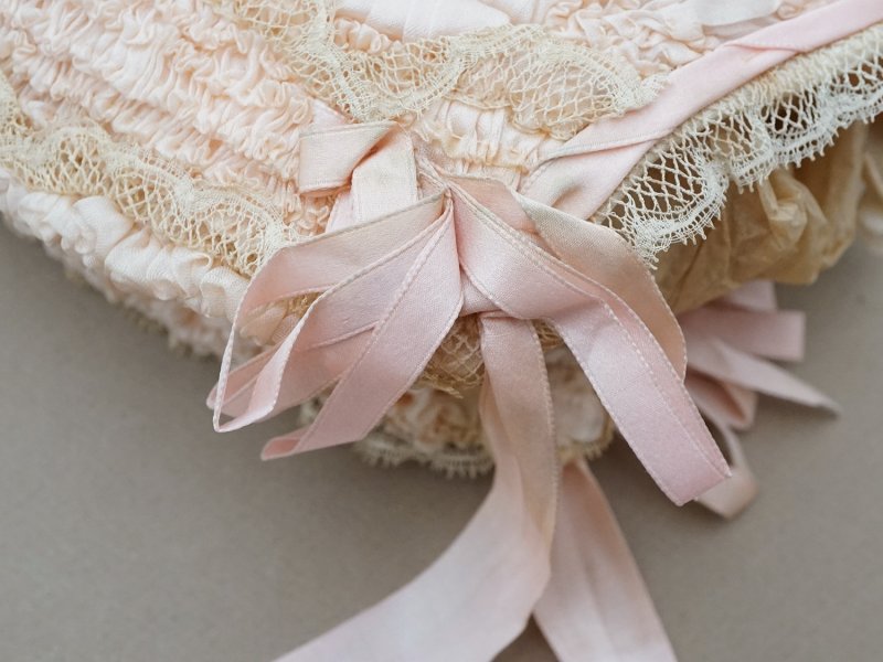 画像6: アンティーク シルク製 ボネ レース&フリル パウダーピンク ベビー用ボネ