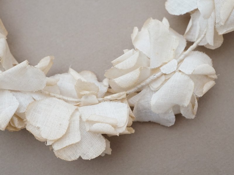 画像9: アンティーク 薔薇の布花のティアラ 花冠  オフホワイト