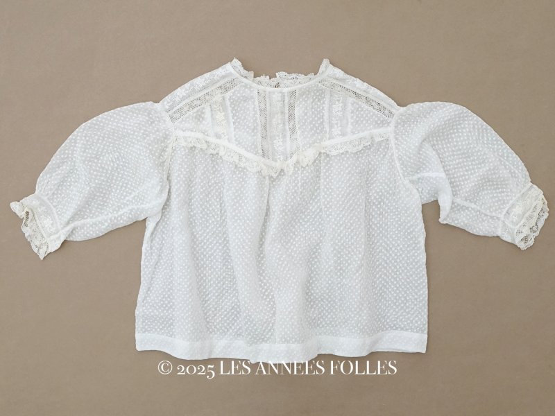 画像1: 1900年頃 アンティーク ベビー用 ブラウスドット刺繍のコットンファブリック 